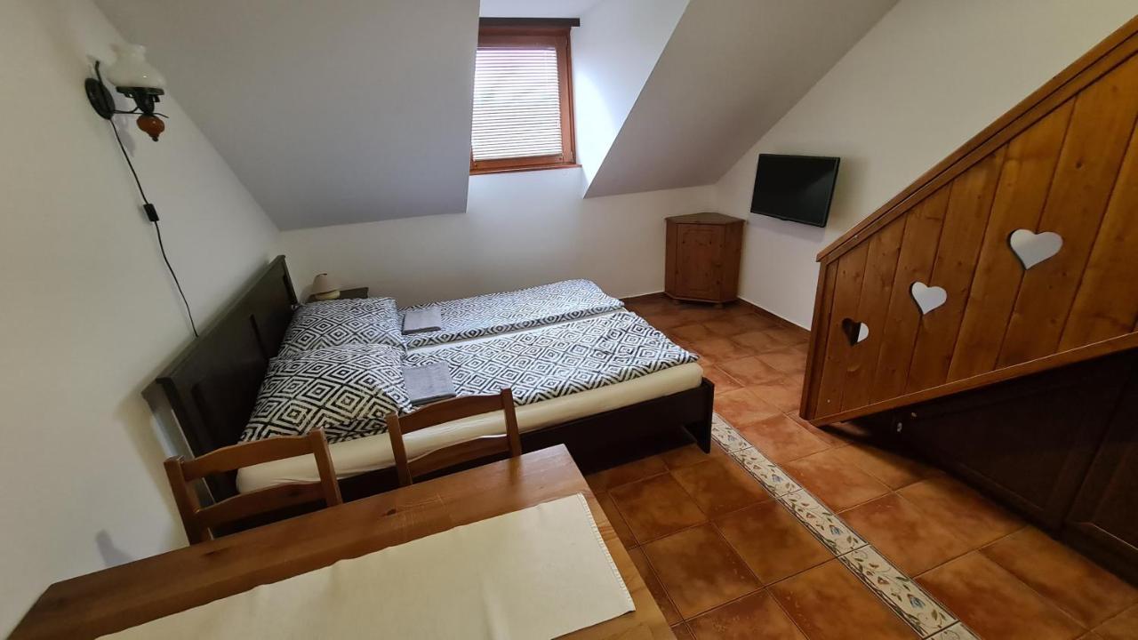 Gyulai Fuerdoe Apartman Ngoại thất bức ảnh