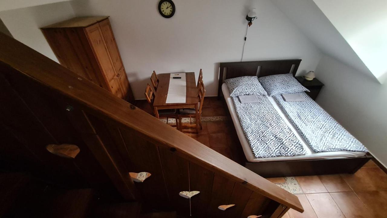 Gyulai Fuerdoe Apartman Ngoại thất bức ảnh